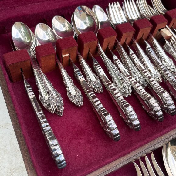 Vintage 1847 Rogers Bros Silverplate Flatware 8 Placeset & Serving Pieces With C - Picture 3 of 16